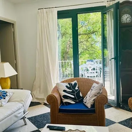 Villa Familiale Climatisee A 5 Min De La Avec Parking Et Wifi - Fr-1-728-17
